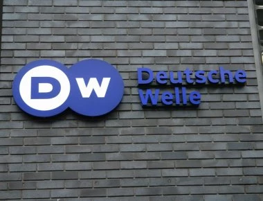 DW: Το τέλος των ελληνικών ψευδαισθήσεων